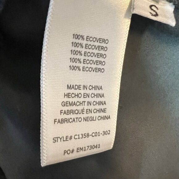 Cloth & Stone Anthropologie Women’s Top Small Size Green On Shoulder Blouse NWT - Picture 5 of 10